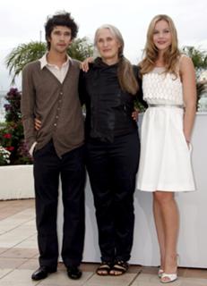 Abbie Cornish feet photo thumbnail