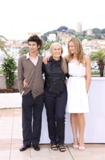 Abbie Cornish feet photo thumbnail