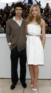 Abbie Cornish feet photo thumbnail
