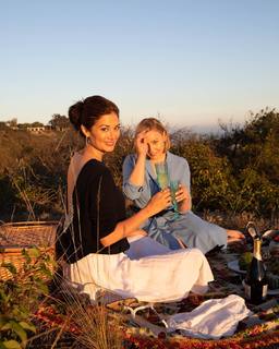 Abbie Cornish feet photo thumbnail