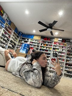 Abby Berner feet photo thumbnail