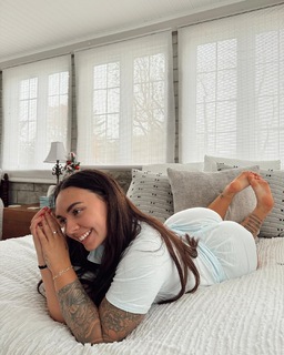 Abby Berner feet photo thumbnail