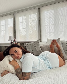 Abby Berner feet photo thumbnail