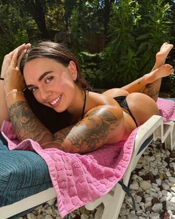 Abby Berner feet photo thumbnail