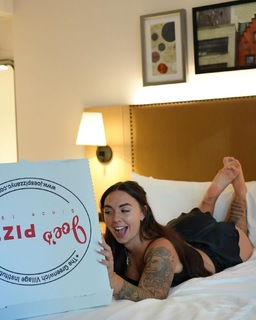 Abby Berner feet photo thumbnail