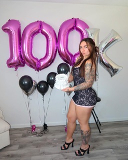 Abby Berner feet photo thumbnail