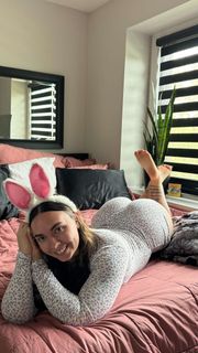 Abby Berner feet photo thumbnail