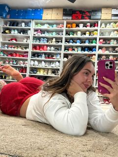 Abby Berner feet photo thumbnail
