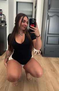 Abby Berner feet photo thumbnail