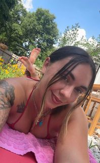 Abby Berner feet photo thumbnail