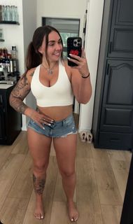 Abby Berner feet photo thumbnail