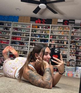 Abby Berner feet photo thumbnail