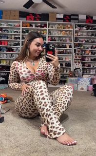 Abby Berner feet photo thumbnail