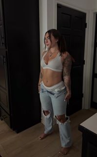 Abby Berner feet photo thumbnail