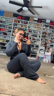 Abby Berner feet photo thumbnail