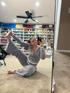 Abby Berner feet photo thumbnail