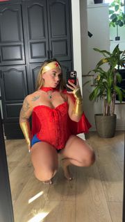 Abby Berner feet photo thumbnail