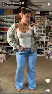 Abby Berner feet photo thumbnail