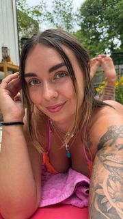 Abby Berner feet photo thumbnail