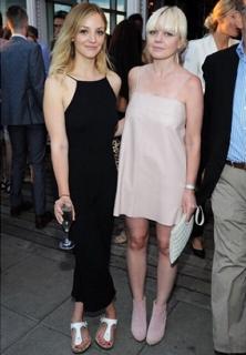 Abby Elliott feet photo thumbnail