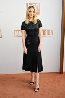 Abby Elliott feet photo 8