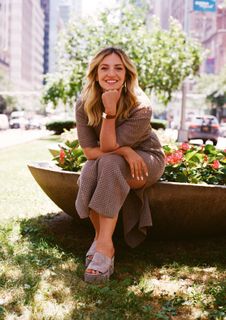 Abby Elliott feet photo 5