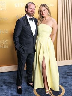 Abby Elliott feet photo 6
