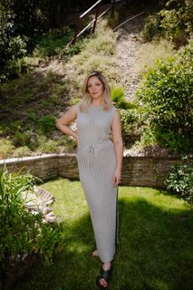 Abby Elliott feet photo 3