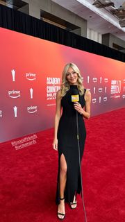 Abby Hornacek feet photo 1