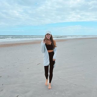 Abby Labar feet photo 4