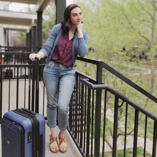 Abby Shapiro feet photo thumbnail