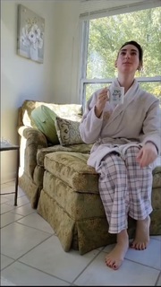 Abby Shapiro feet photo thumbnail