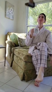 Abby Shapiro feet photo thumbnail