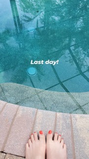 Abby Shapiro feet photo thumbnail