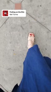 Abby Shapiro feet photo thumbnail