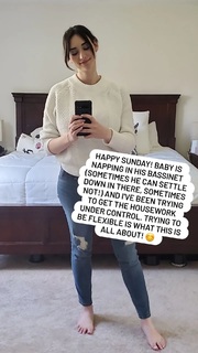 Abby Shapiro feet photo thumbnail