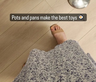 Abby Shapiro feet photo thumbnail