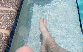 Abby Shapiro feet photo thumbnail