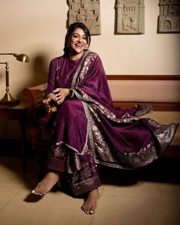 Abhirami feet photo 5