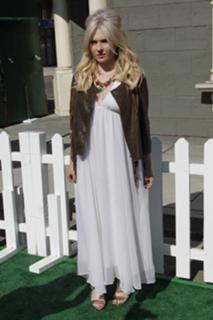 Abigail Breslin feet photo thumbnail