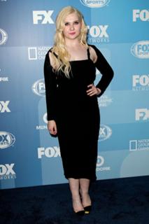 Abigail Breslin feet photo thumbnail