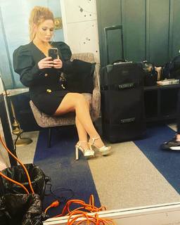 Abigail Breslin feet photo thumbnail