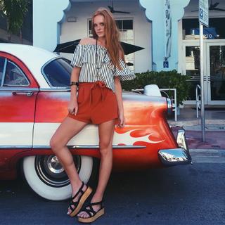 Abigail Cowen feet photo thumbnail