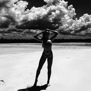 Abigail Cowen feet photo thumbnail