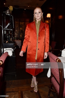 Abigail Cowen feet photo thumbnail