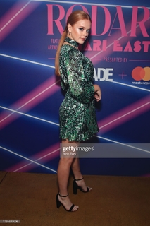 Abigail Cowen feet photo thumbnail