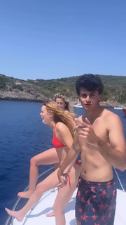 Abigail Cowen feet photo thumbnail