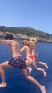 Abigail Cowen feet photo thumbnail