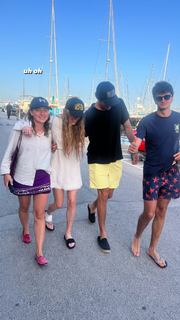 Abigail Cowen feet photo thumbnail