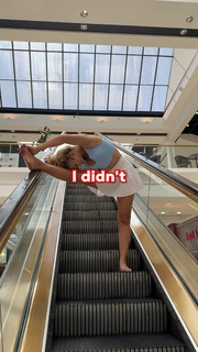 Abigail Lutz feet photo thumbnail